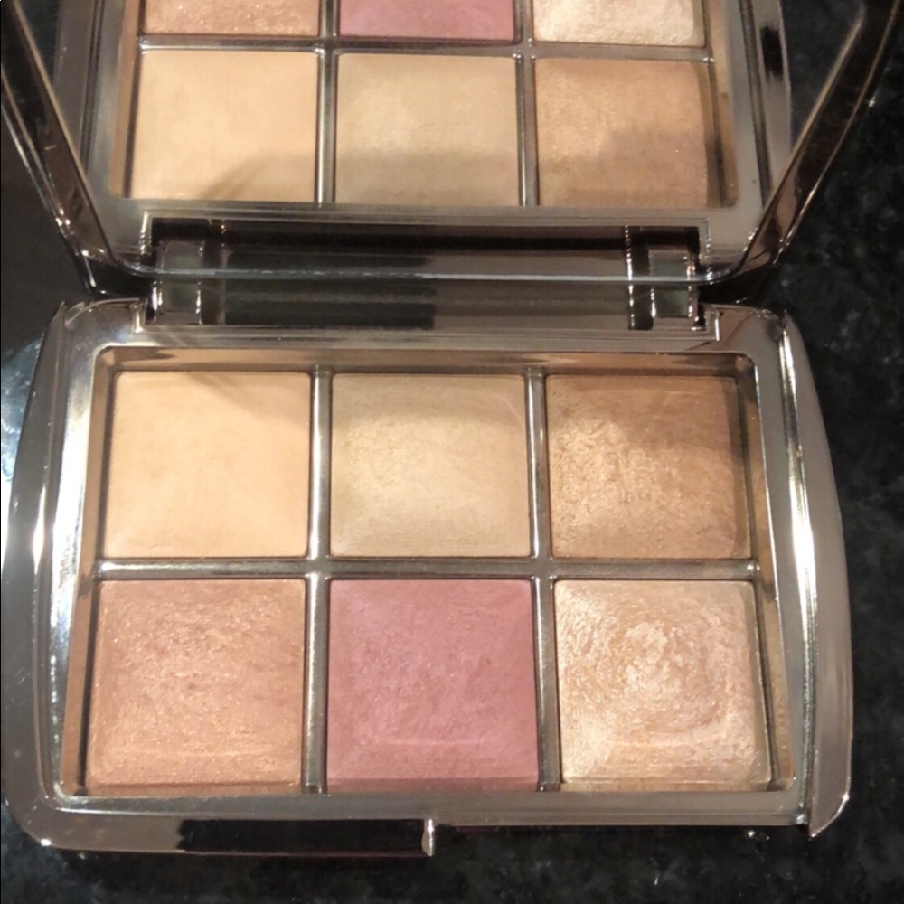 Hourglass Ambient Lighting Edit Unlocked Palette